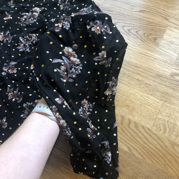 Urban Romantics Black Floral Top Mockneck Metallic Gold Puff Sleeve Small - Picture 7 of 11